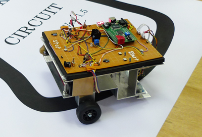 実習で使用するロボット